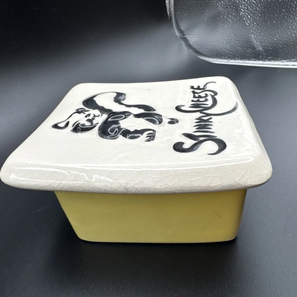 Stinky Cheese Dish & Lid w‎ Skunk Refrigerator Kitchen Storage Vintage 50s Kitch